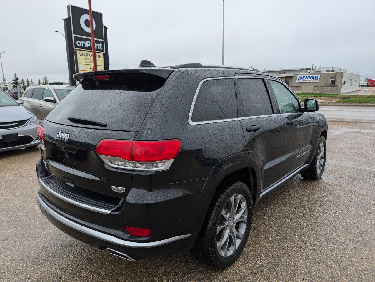 2019 Jeep Grand Cherokee Summit | Manitoba Owned | Heated Cooled Seats - Photo #4