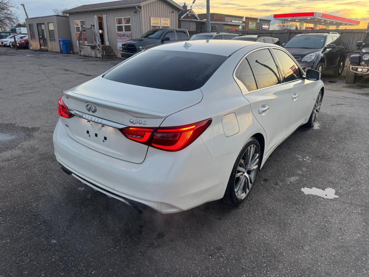 2018 Infiniti Q50 3.0T LUXE, Q50S, AWD, ONLY 83KMS, CERTIFIED - Photo #5