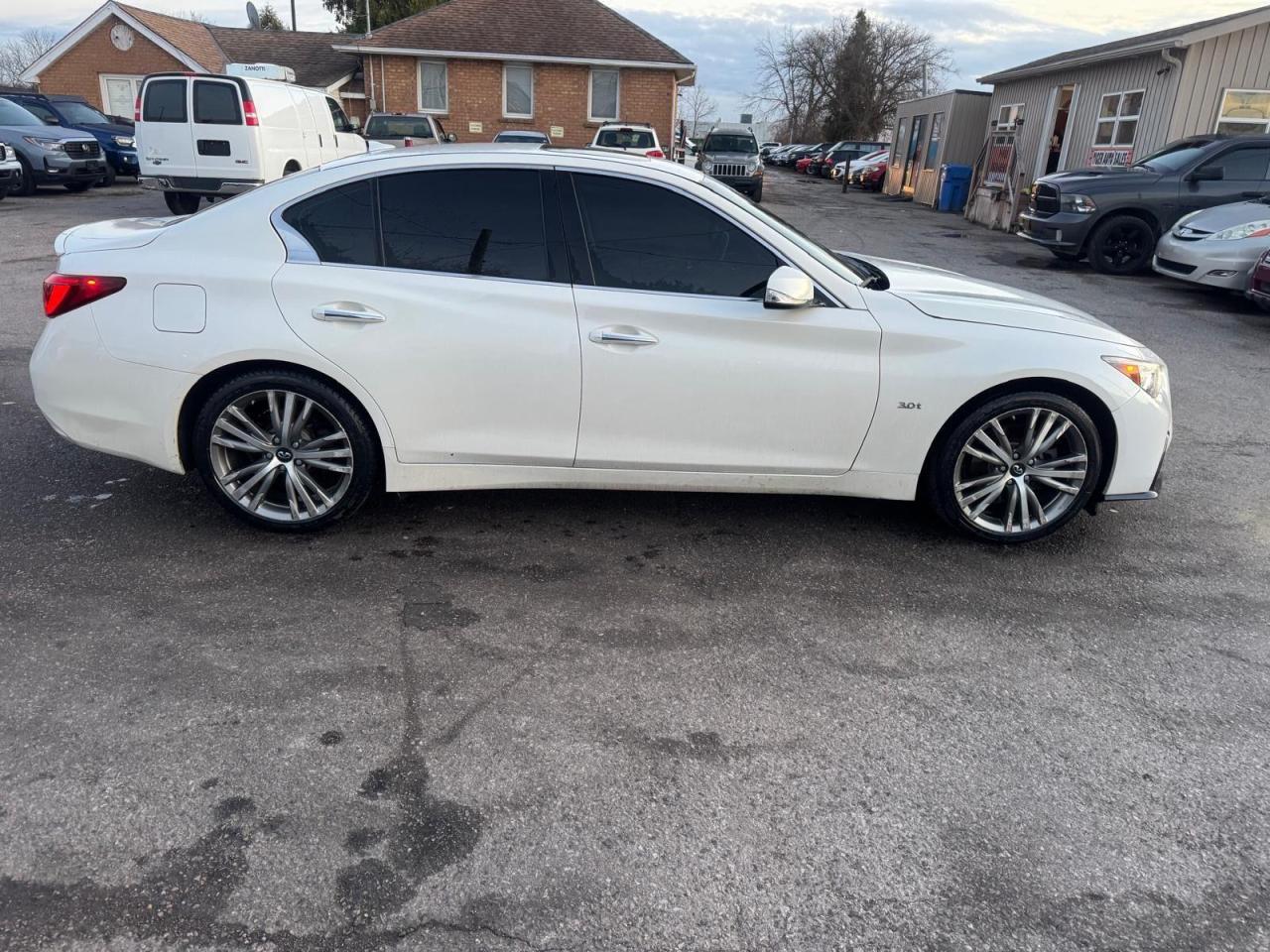 2018 Infiniti Q50 3.0T LUXE, Q50S, AWD, ONLY 83KMS, CERTIFIED - Photo #6