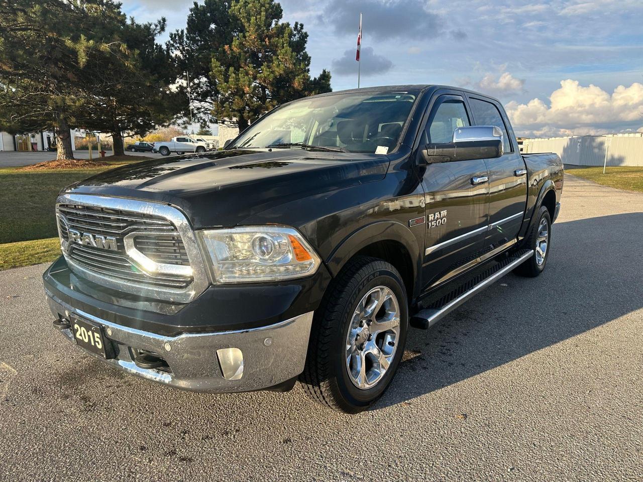 2015 RAM 1500 Laramie - Photo #1