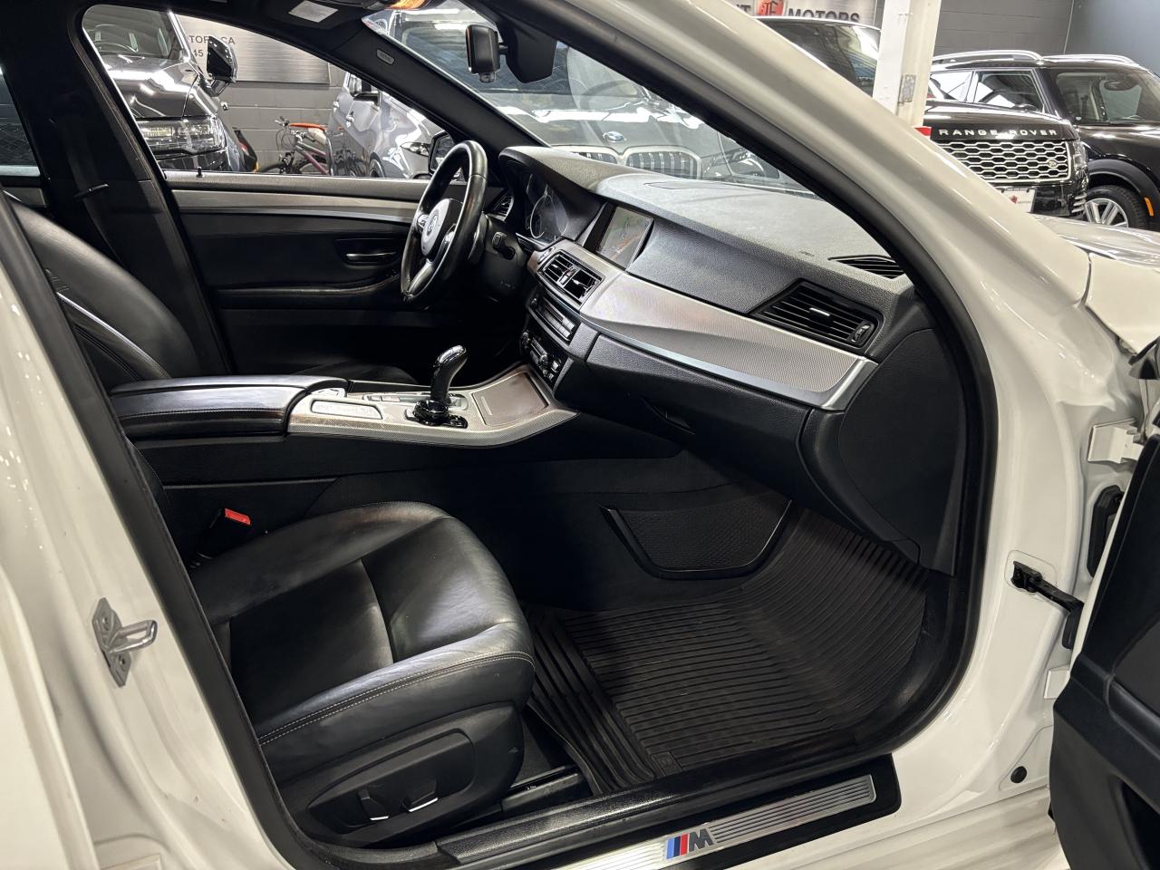 2016 BMW 5 Series 528i xDrive|AWD|MPACKAGE|NAV|SUNROOF|LEATHER|CAM|+ - Photo #10