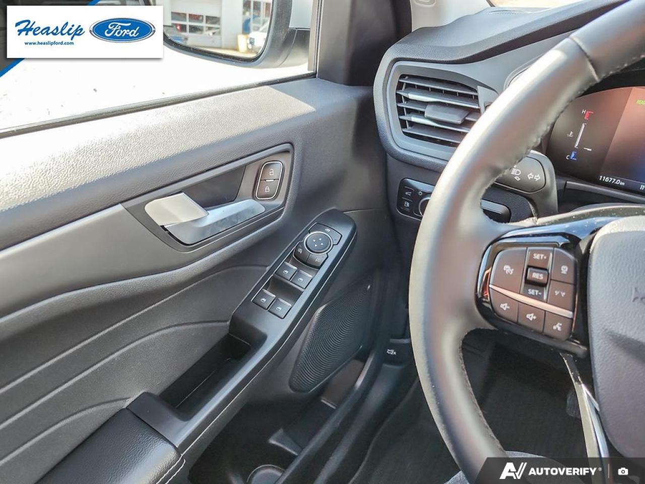 2025 Ford Escape PHEV Photo5