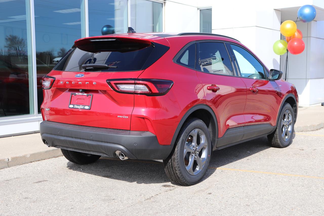 2025 Ford Escape ST-Line AWD Photo1