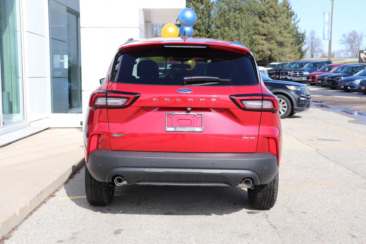 2025 Ford Escape ST-Line AWD Photo2