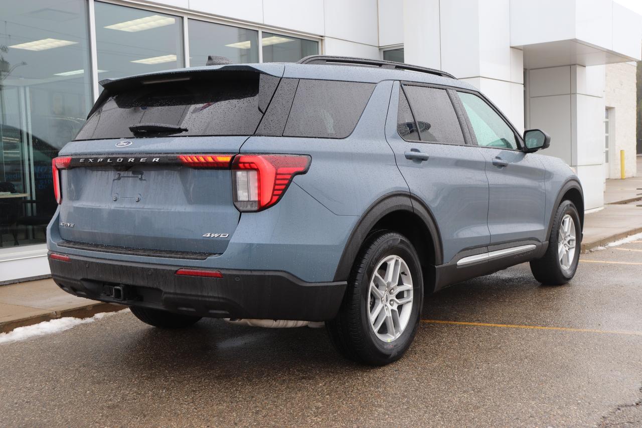 2025 Ford Explorer ACTIVE 4WD Photo