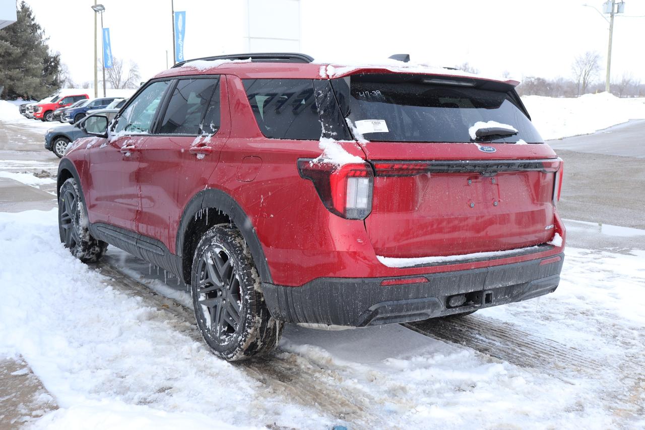 2025 Ford Explorer ST-LINE 4WD Photo