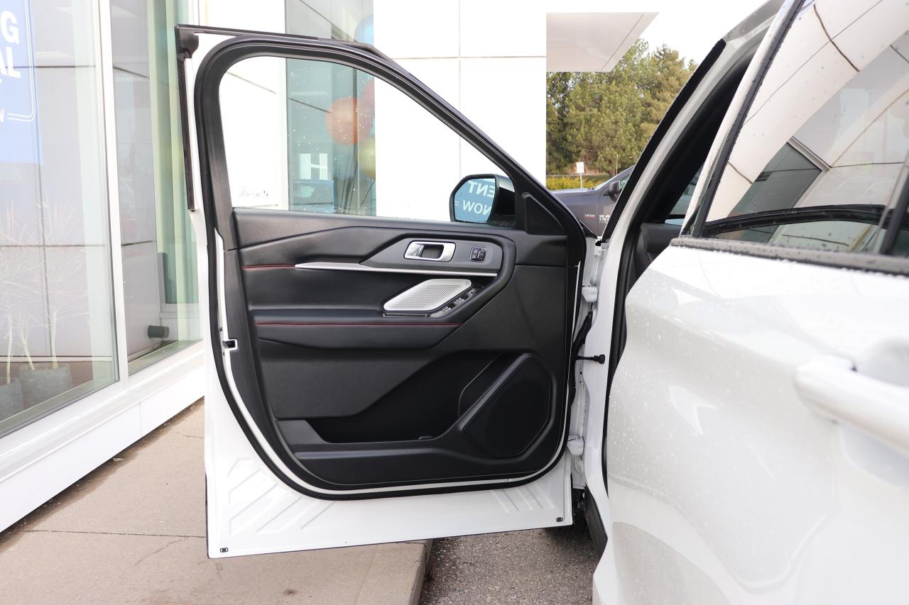 2025 Ford Explorer ST 4WD Photo5