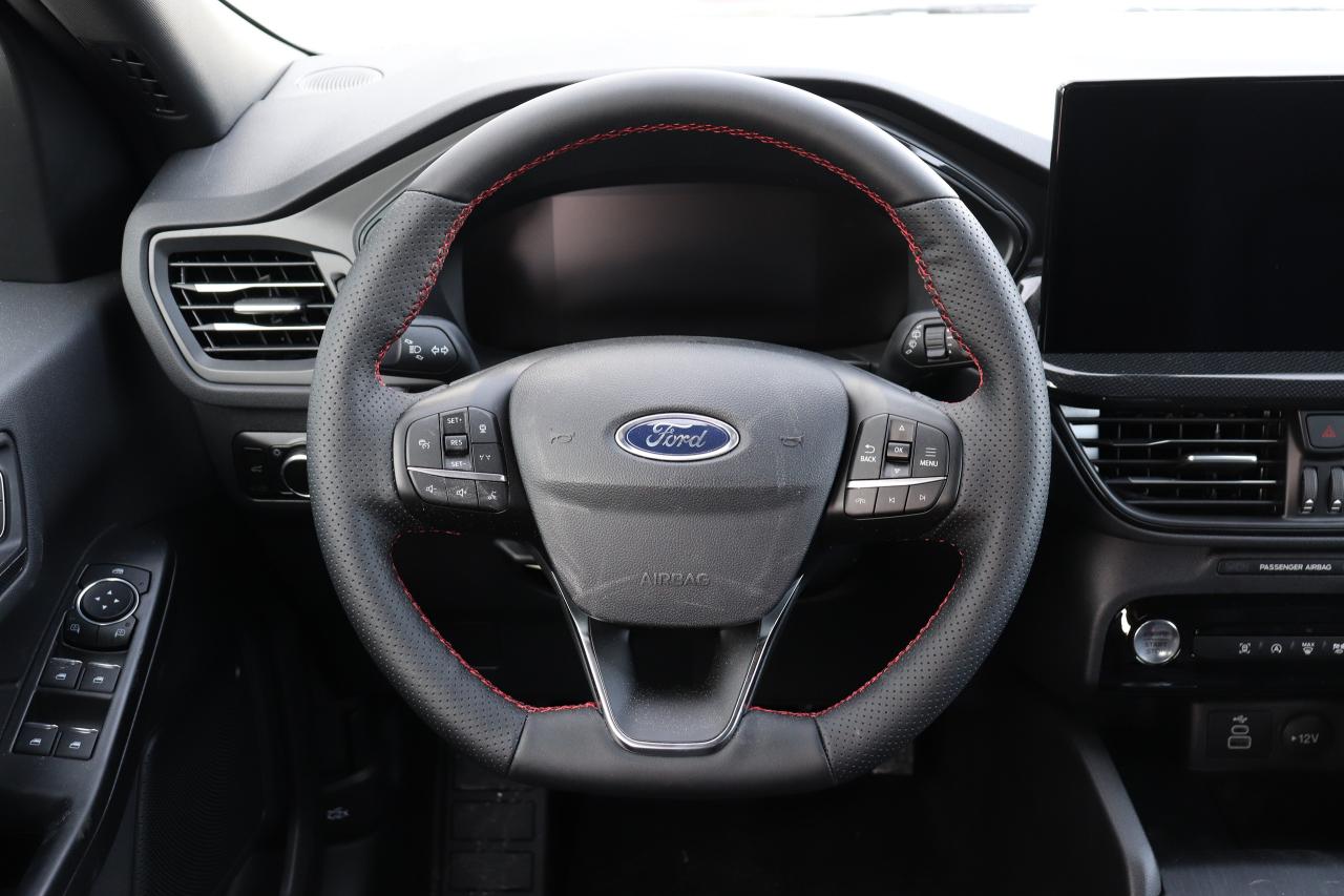 2025 Ford Escape ST-Line AWD Photo5