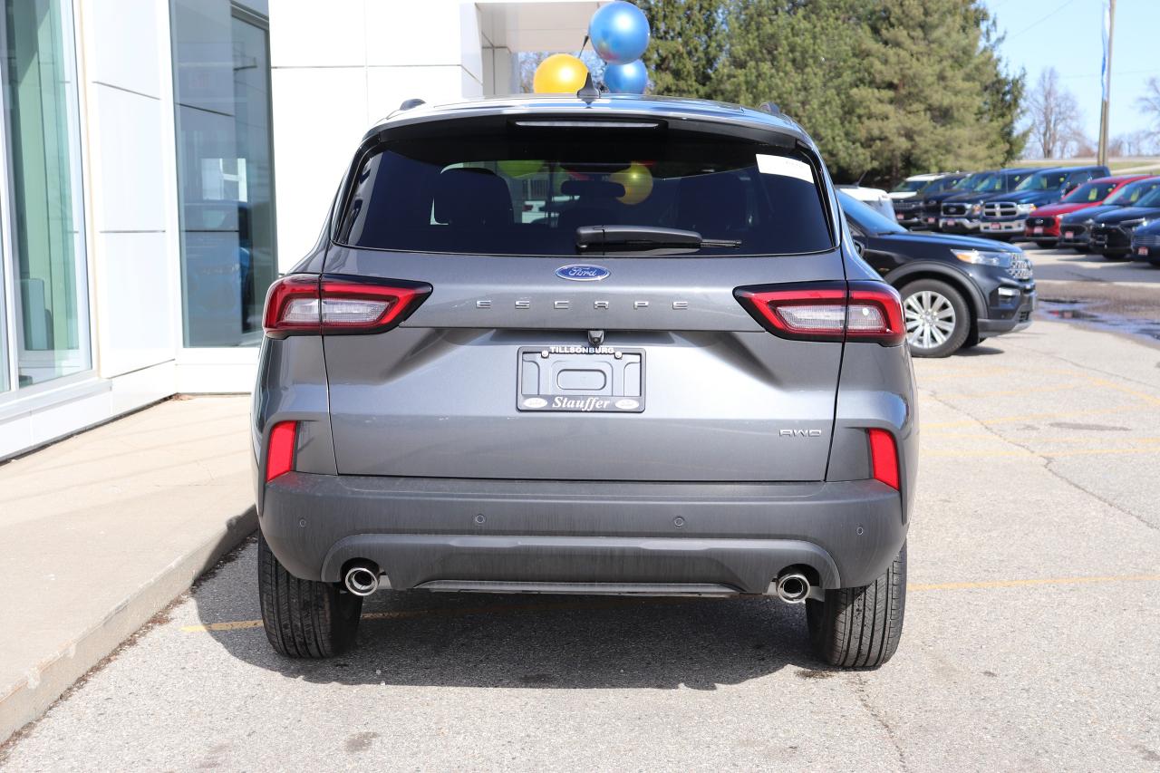 2025 Ford Escape ST-Line AWD Photo5