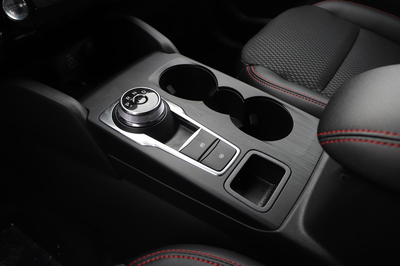 2025 Ford Escape ST-Line Select AWD Photo