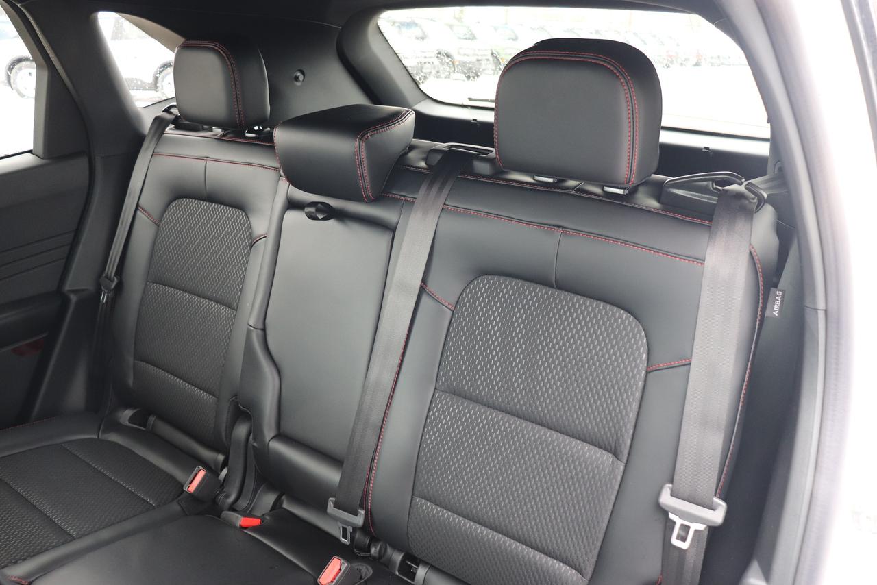 2025 Ford Escape ST-Line Select AWD Photo