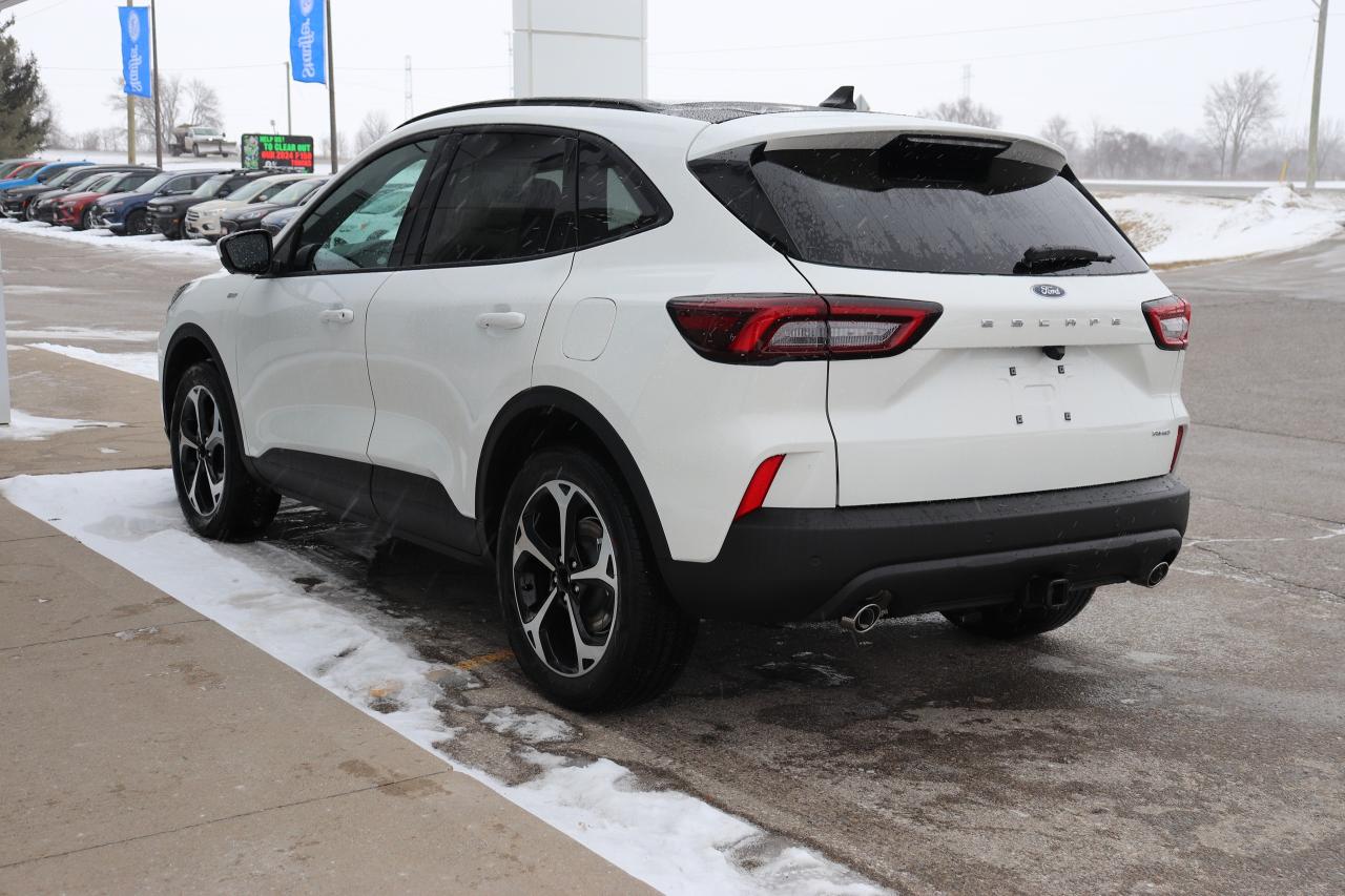 2025 Ford Escape ST-Line Select AWD Photo