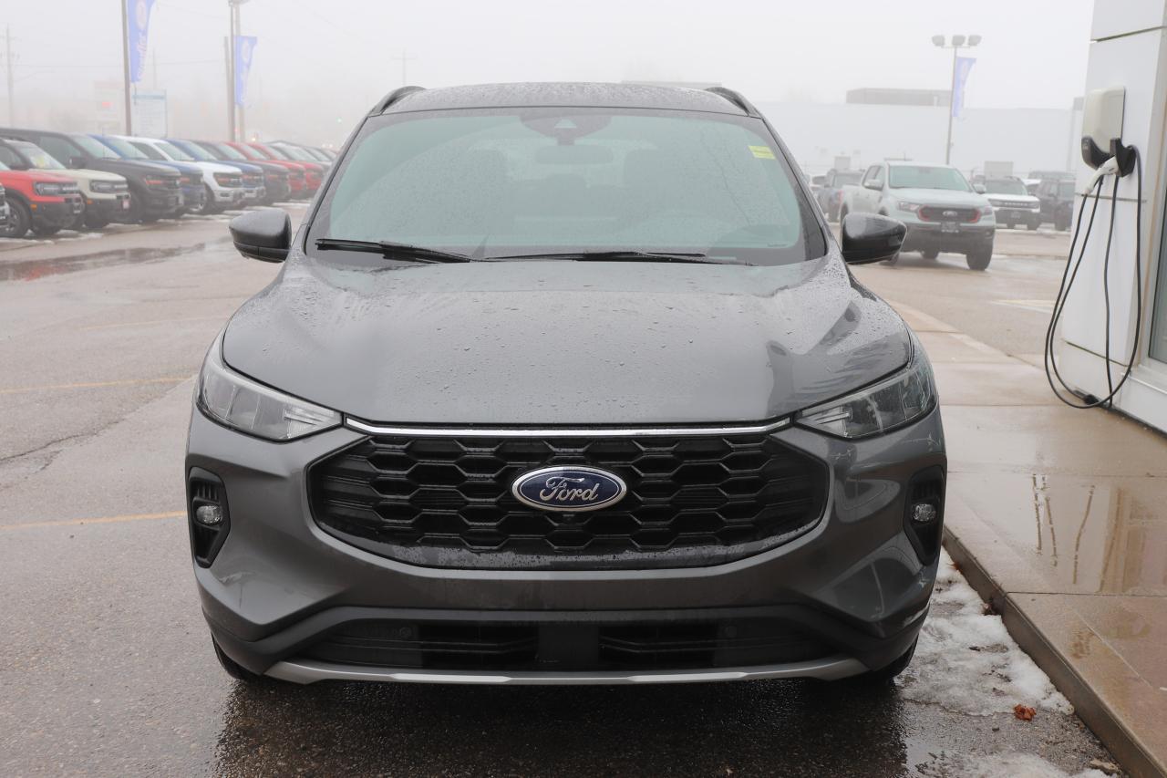 2025 Ford Escape ST-Line Select AWD Photo4