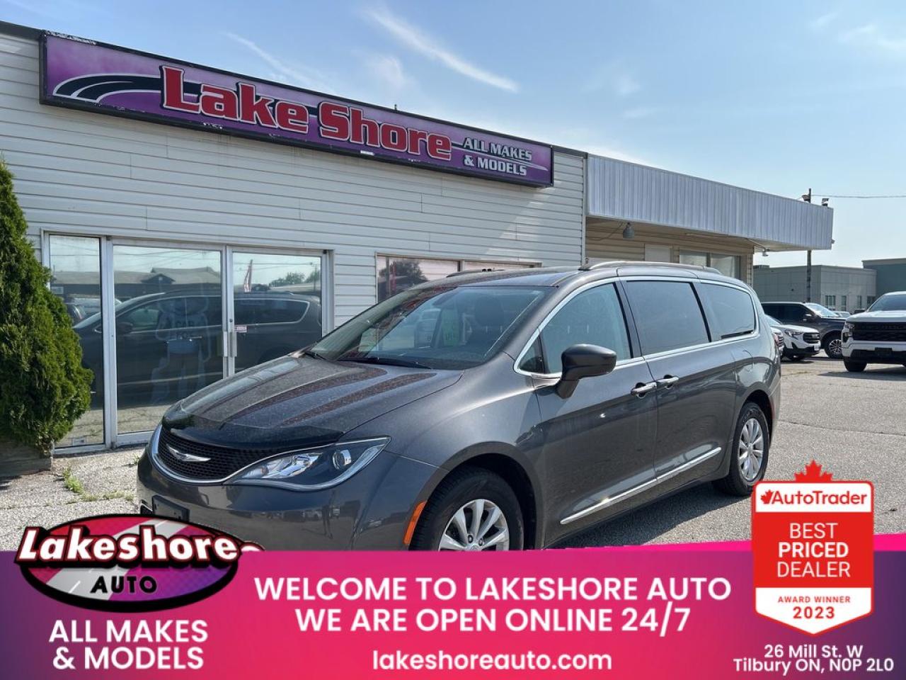 Used 2017 Chrysler Pacifica Touring-L for sale in Tilbury, ON