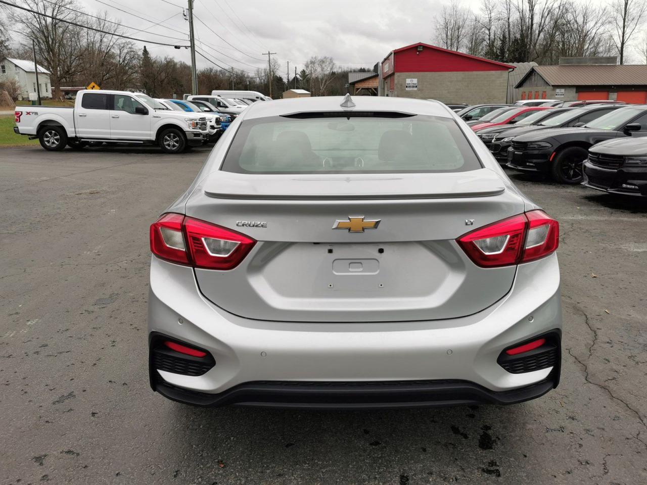 2018 Chevrolet Cruze LT - Photo #4