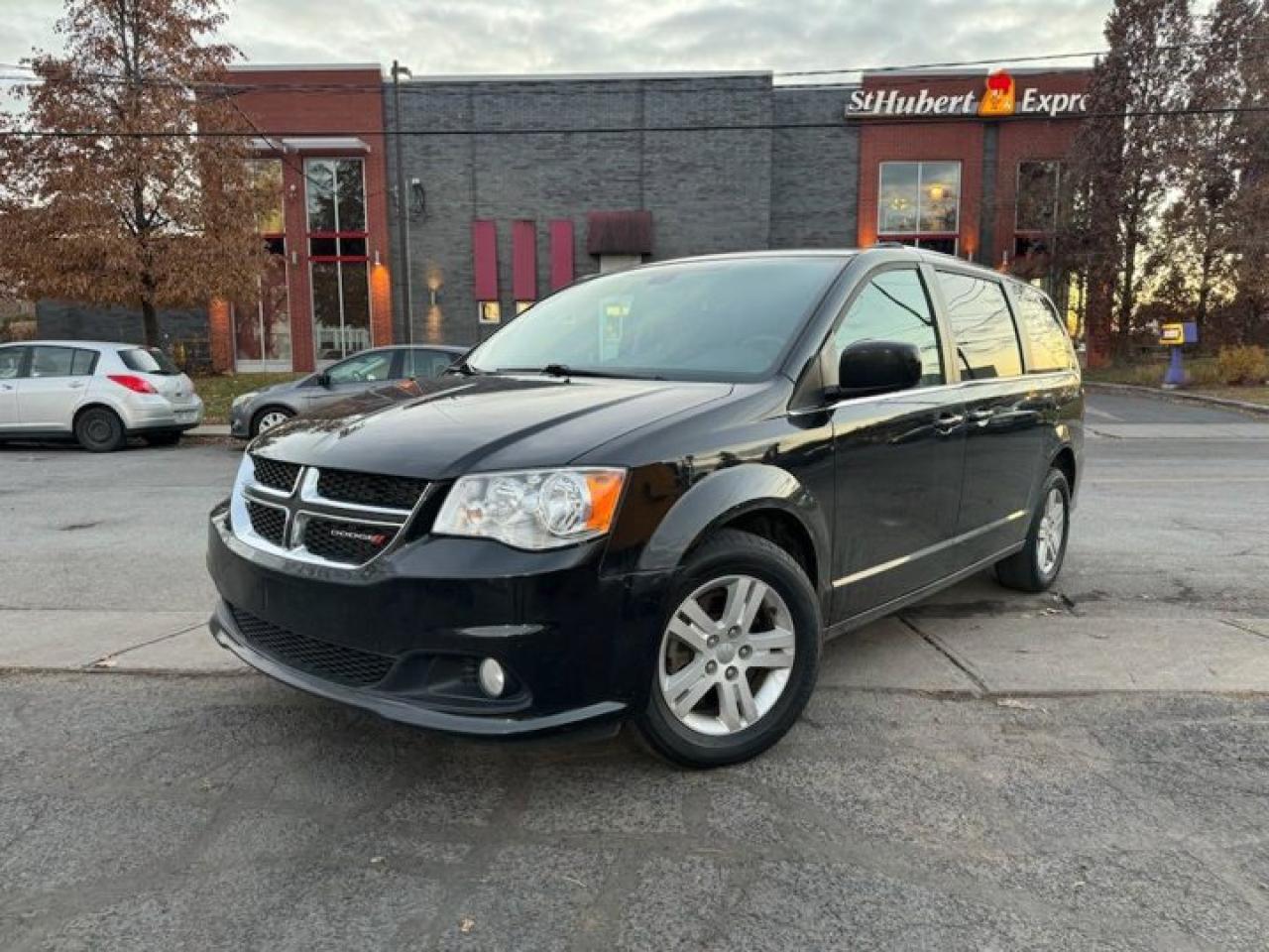 Used 2019 Dodge Grand Caravan Crew Plus  | Leather | Power Sliding Doors + Hatch | Heated Steering + Seats | Power Seat for sale in Guelph, ON