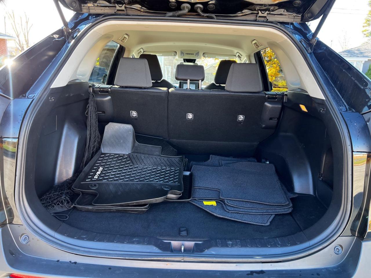 2020 Toyota RAV4 LE AWD - Photo #9