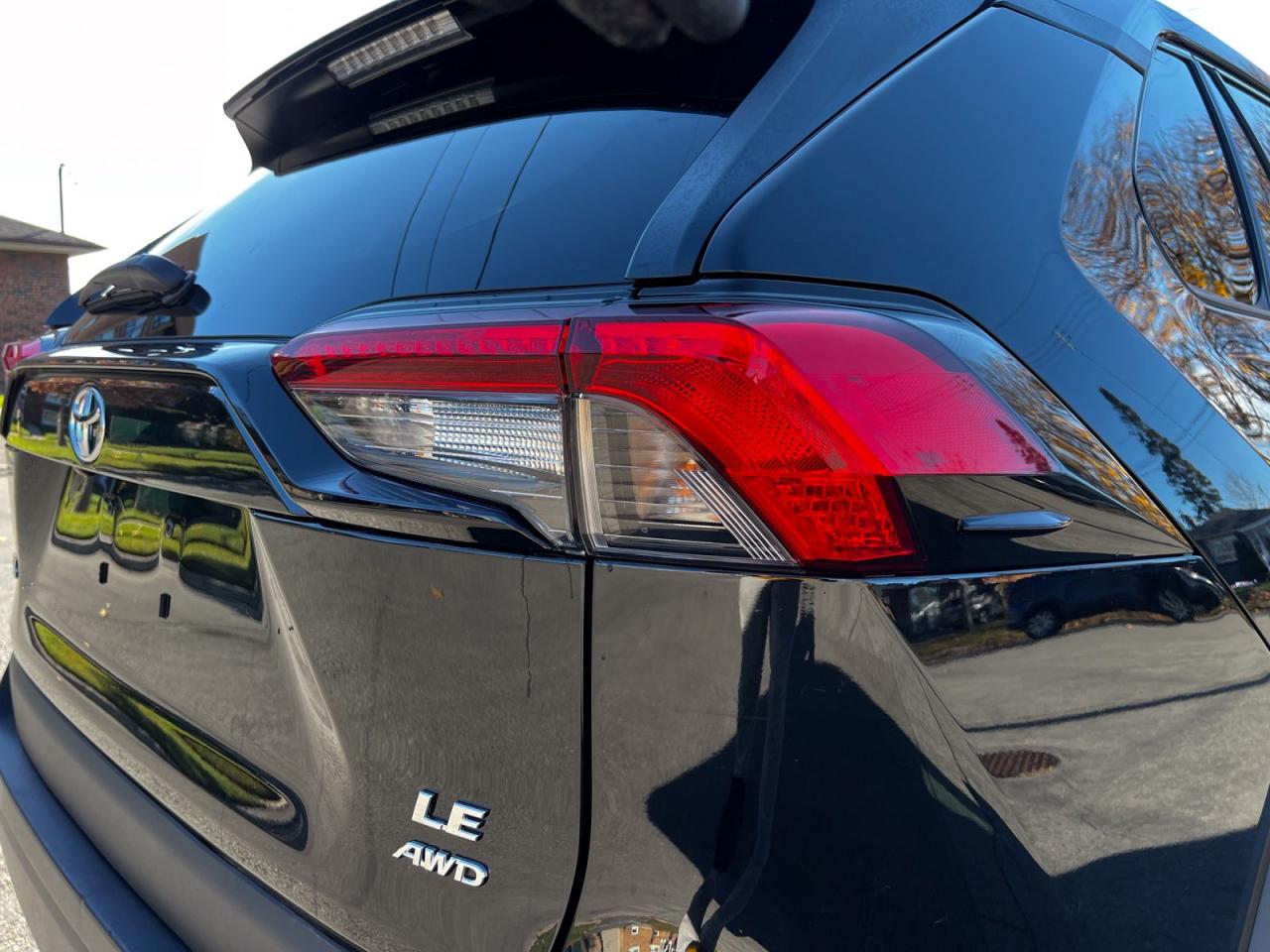 2020 Toyota RAV4 LE AWD - Photo #8
