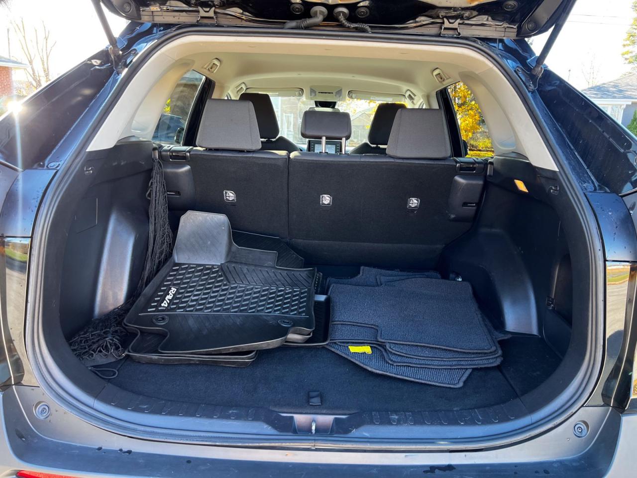 2020 Toyota RAV4 LE AWD - Photo #9