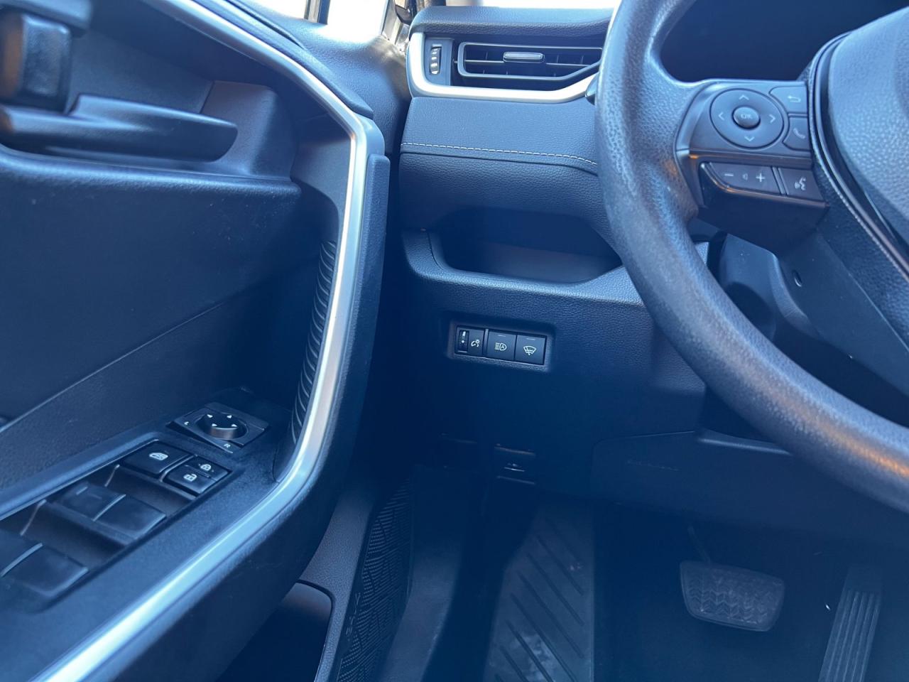 2020 Toyota RAV4 LE AWD - Photo #18