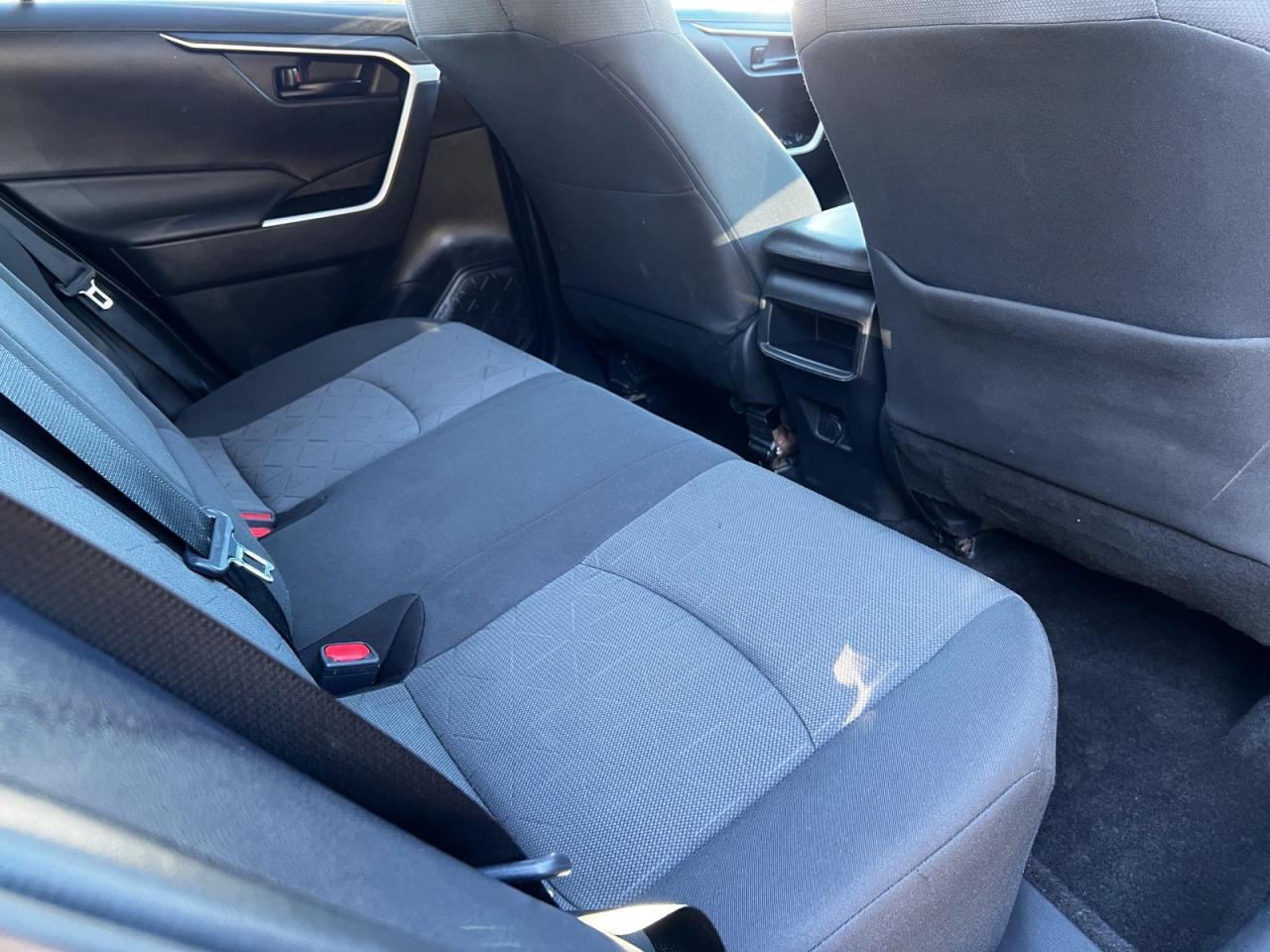 2020 Toyota RAV4 LE AWD - Photo #25
