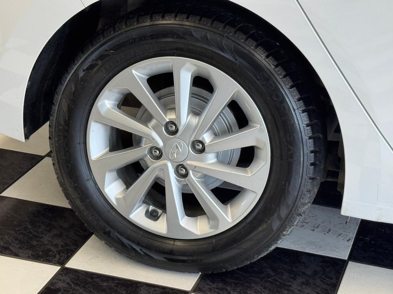 2019 Hyundai Accent Preferred+ApplePlay+Heated Seats+CLEAN CARFAX Photo112
