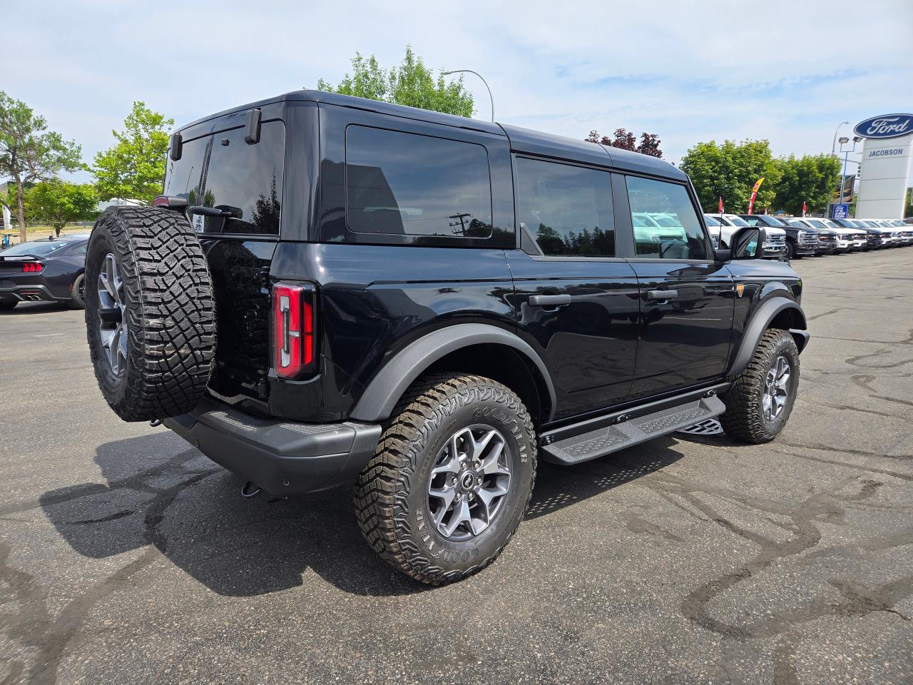 2025 Ford Bronco Badlands Photo3