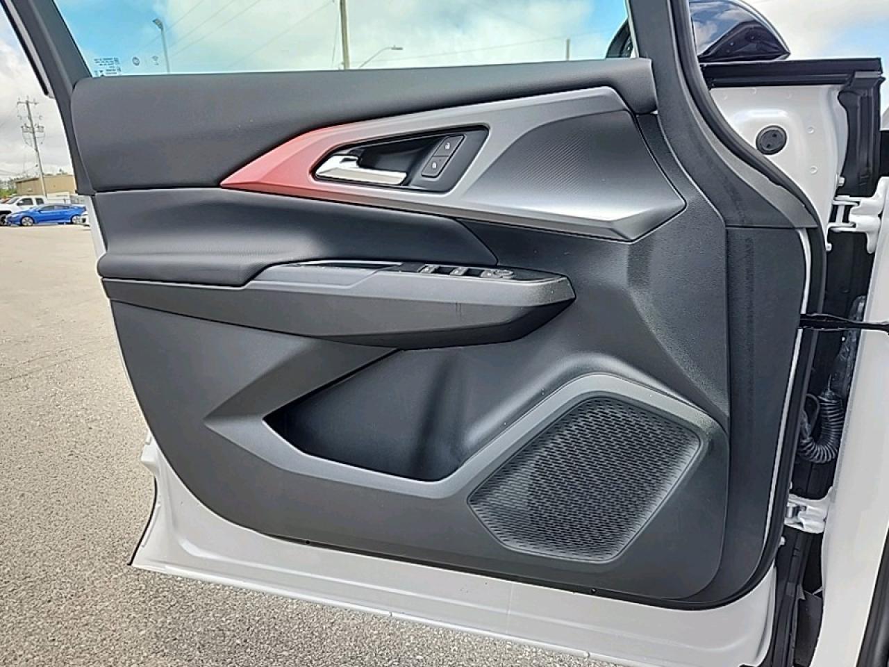 2025 Chevrolet Equinox EV RS Photo