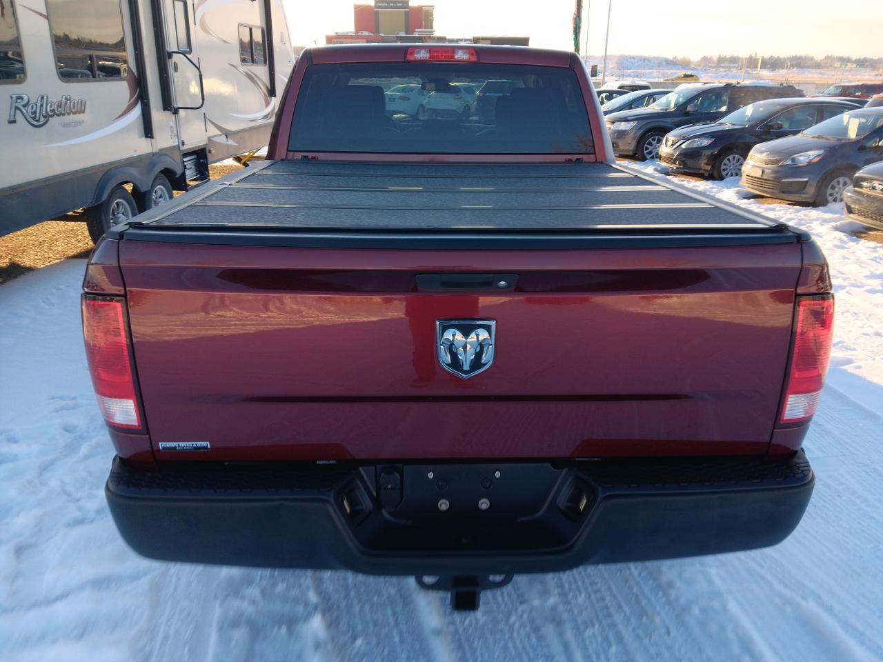 2016 RAM 1500 ST, Crewcab, 5.7 Hemi, Remote start, Tonneau Cover - Photo #6