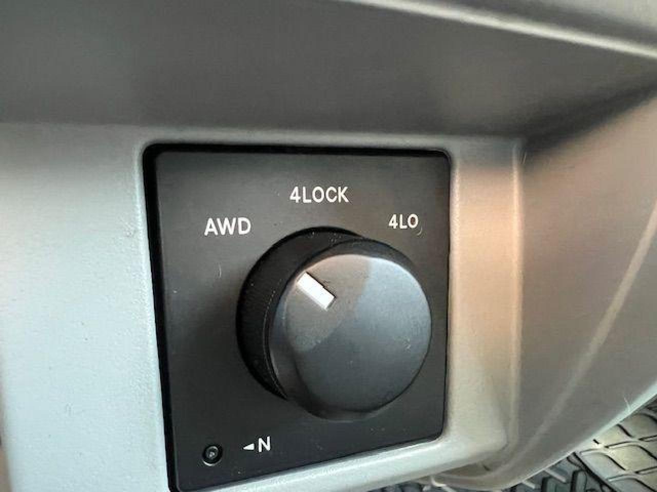 2005 Dodge Dakota Quad Cab 4WD SLT - Photo #4