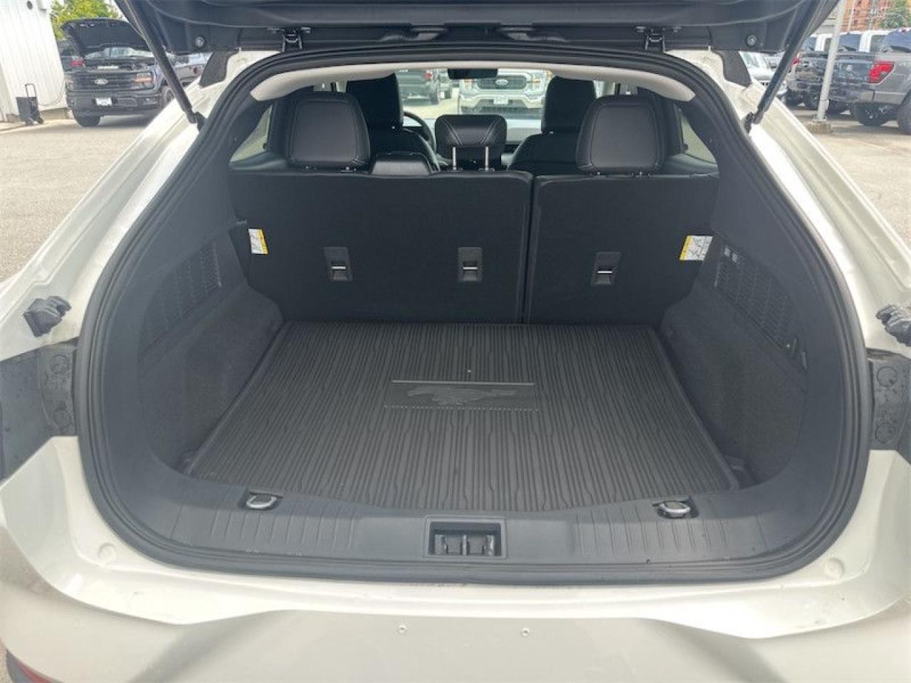 2025 Ford Mustang Mach-E Select AWD  - Activex Seats Photo5