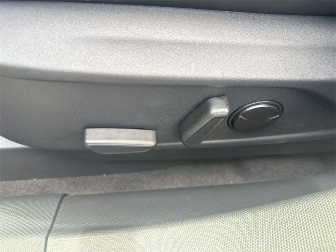 2025 Ford Mustang Mach-E Select AWD  - Activex Seats Photo5