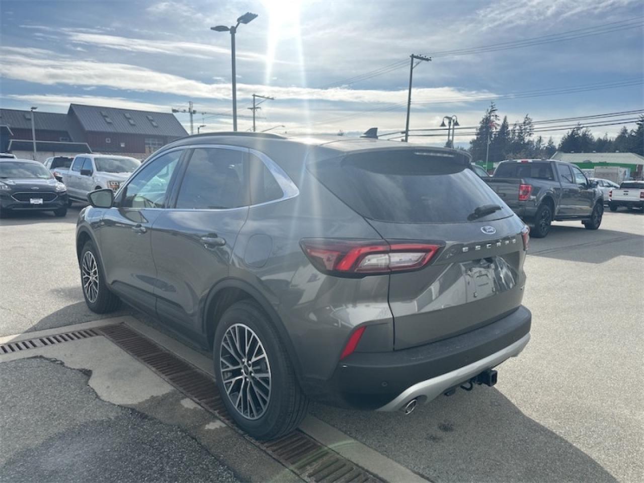 2025 Ford Escape PHEV  - Sunroof - Heated Seats Photo