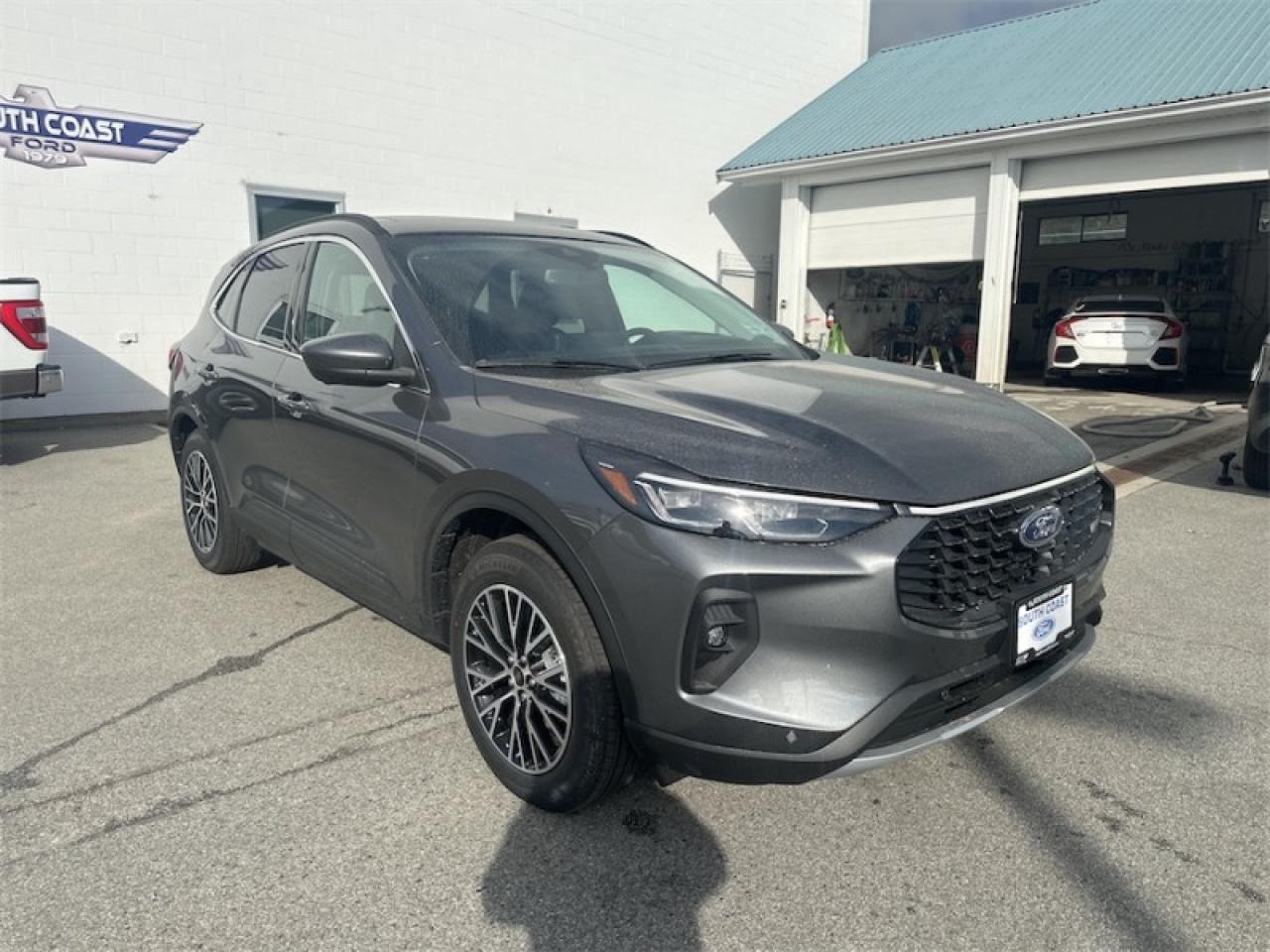 2025 Ford Escape PHEV  - Sunroof - Heated Seats Photo5