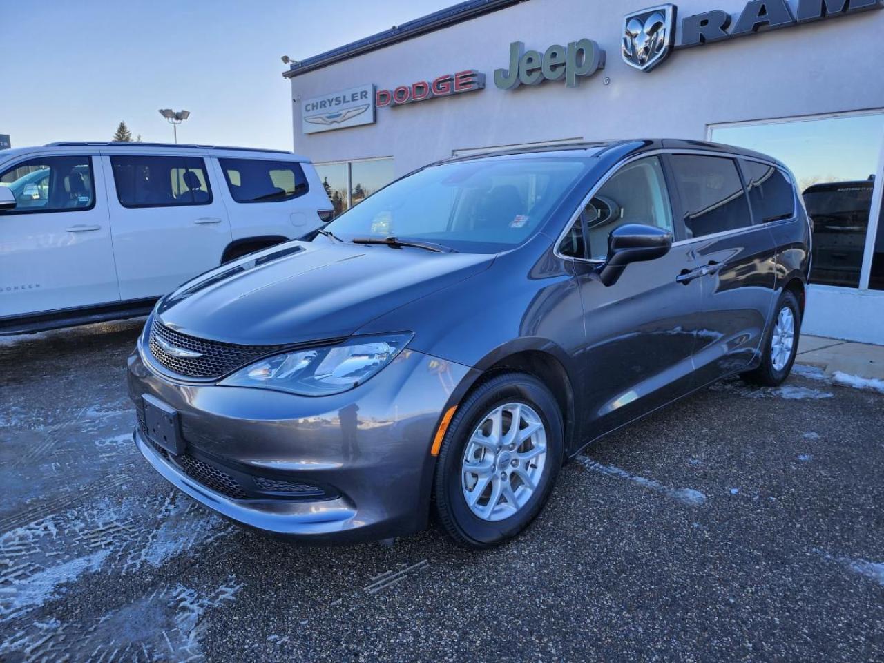 Used 2022 Dodge Grand Caravan SXT 2RM for sale in Medicine Hat, AB