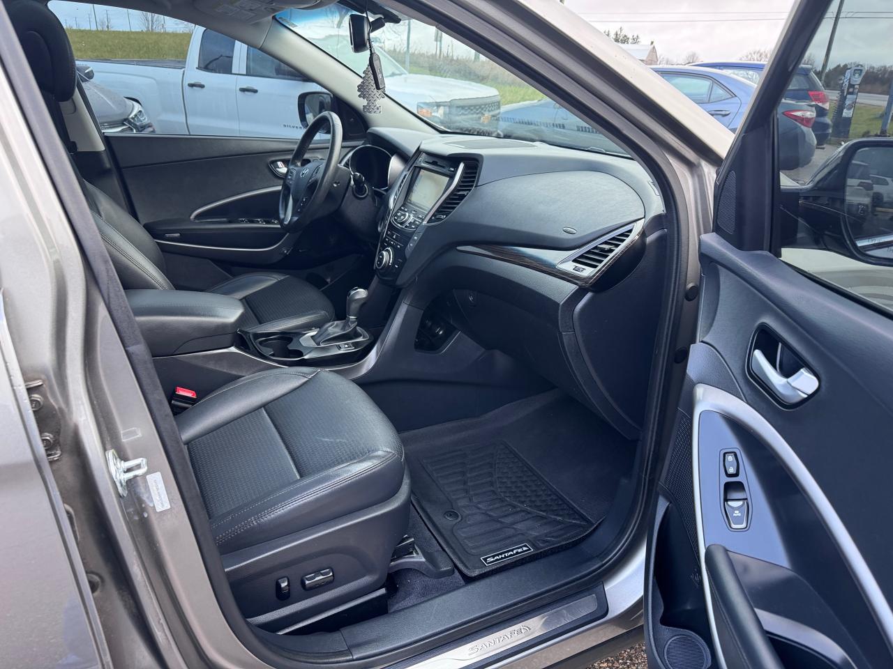2016 Hyundai Santa Fe Sport Limited 4x4 panoramic roof navigation - Photo #14