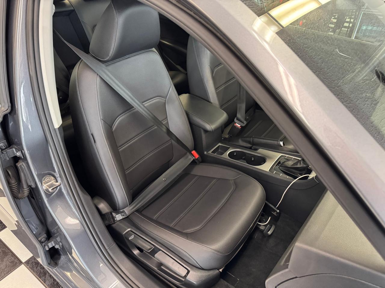 2021 Volkswagen Passat Highline+Adaptive Cruise+LKA+CLEAN CARFAX - Photo #25