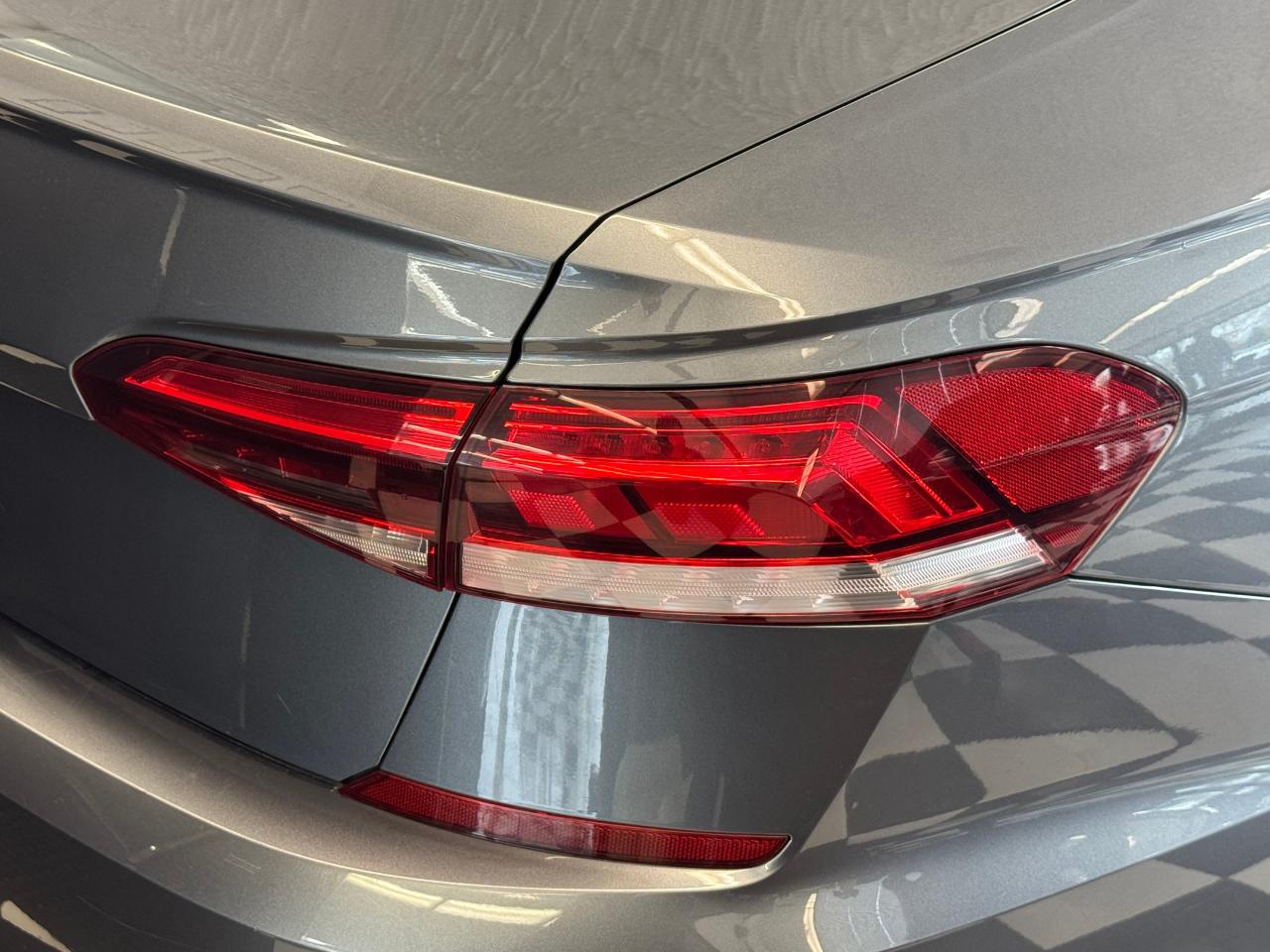2021 Volkswagen Passat Highline+Adaptive Cruise+LKA+CLEAN CARFAX - Photo #63