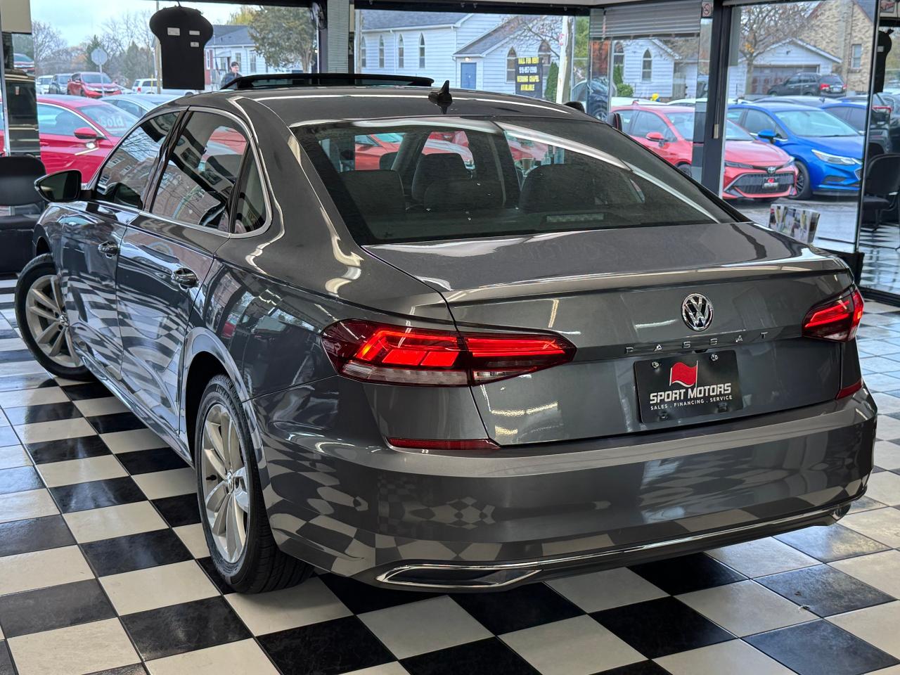 2021 Volkswagen Passat Highline+Adaptive Cruise+LKA+CLEAN CARFAX Photo16