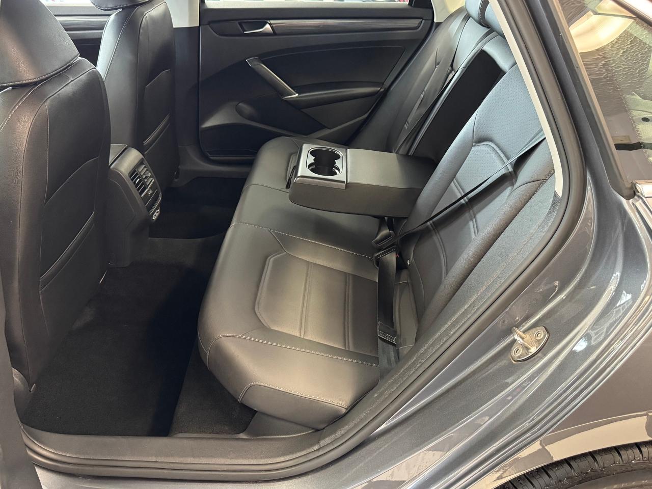 2021 Volkswagen Passat Highline+Adaptive Cruise+LKA+CLEAN CARFAX - Photo #26