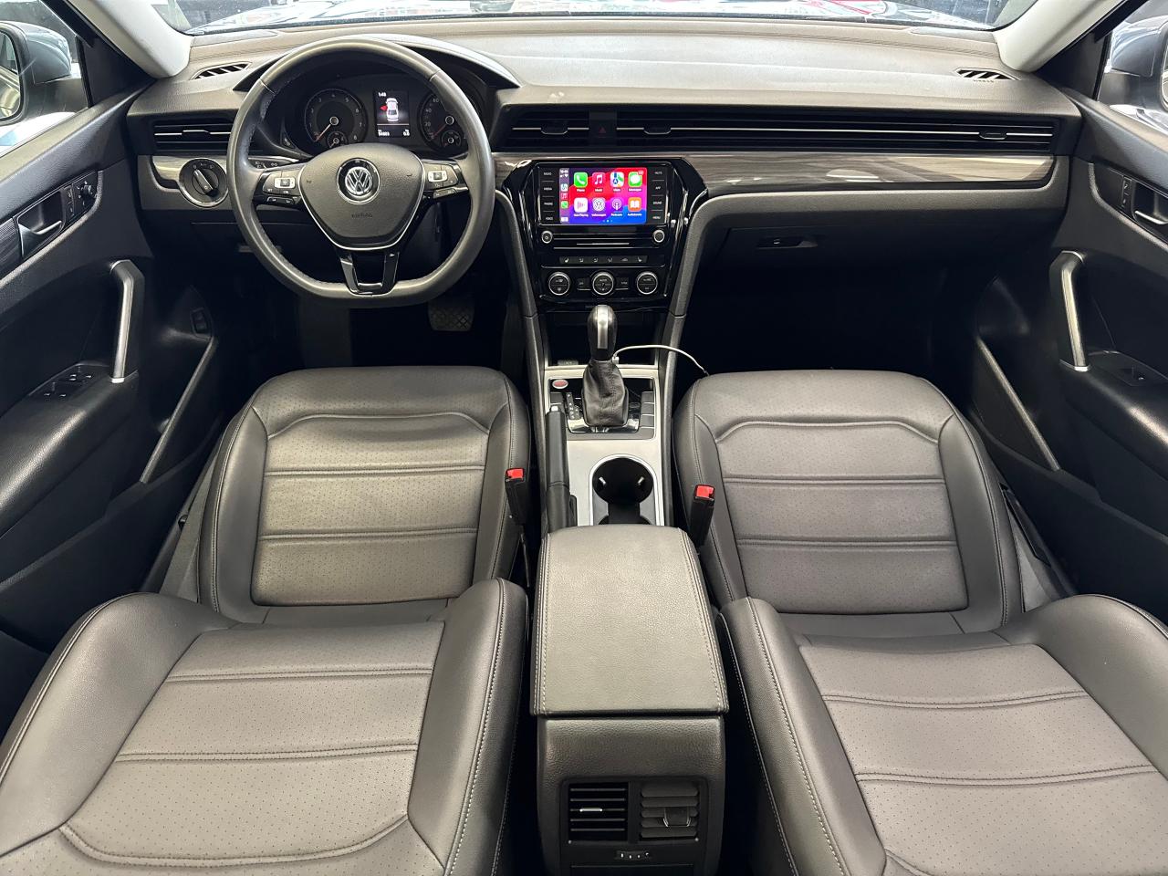 2021 Volkswagen Passat Highline+Adaptive Cruise+LKA+CLEAN CARFAX - Photo #2