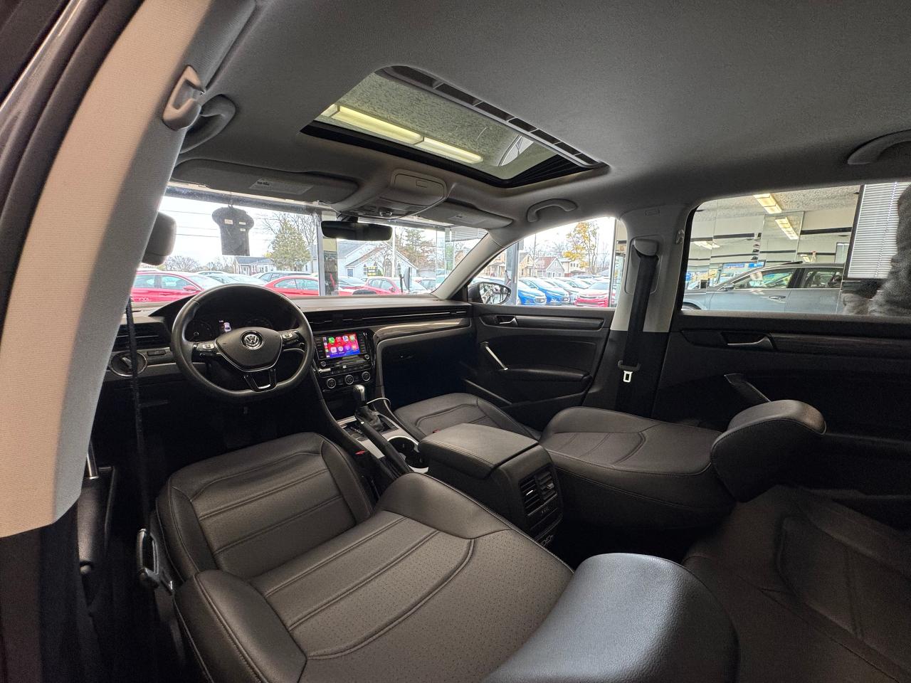2021 Volkswagen Passat Highline+Adaptive Cruise+LKA+CLEAN CARFAX - Photo #4