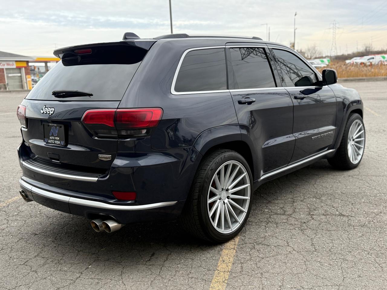 2017 Jeep Grand Cherokee Summit **FULLY LOADED MODEL** - Photo #5