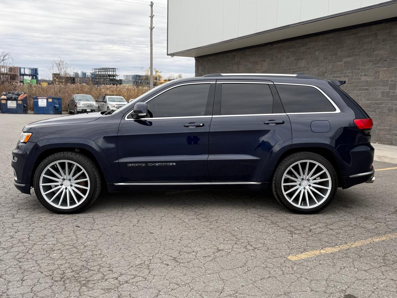 2017 Jeep Grand Cherokee Summit **FULLY LOADED MODEL** - Photo #8