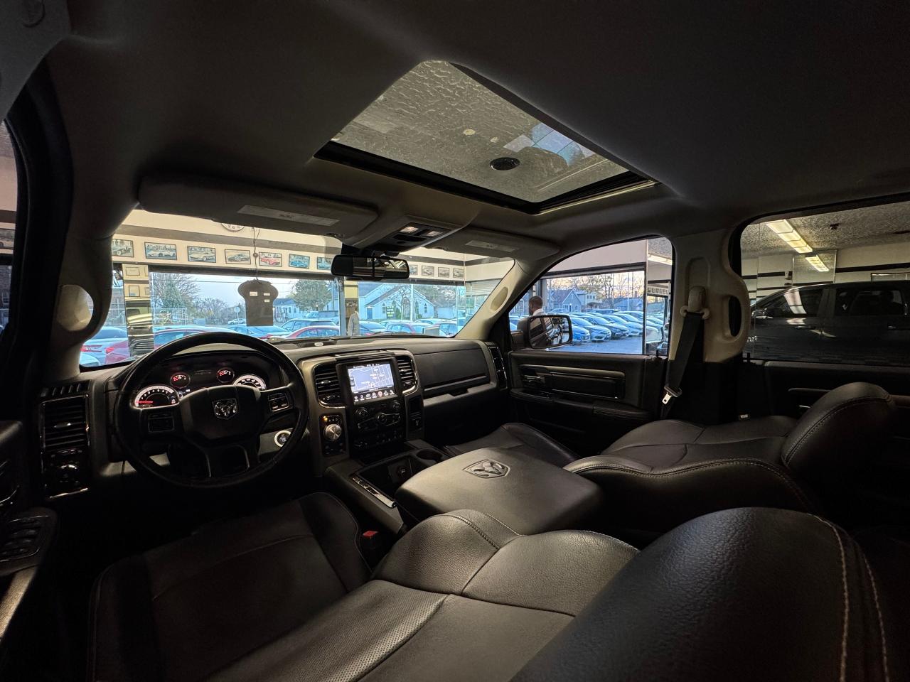 2014 RAM 1500 SPORT 5.7L V8 4x4+Roof+Rust Proofed+CLEAN CARFAX - Photo #4