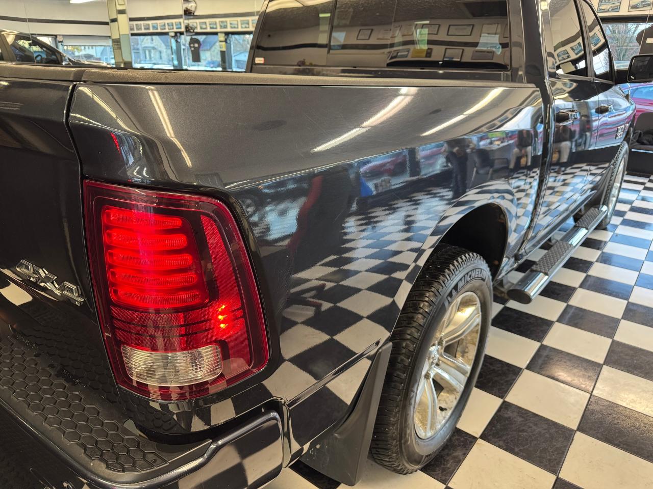 2014 RAM 1500 SPORT 5.7L V8 4x4+Roof+Rust Proofed+CLEAN CARFAX - Photo #40
