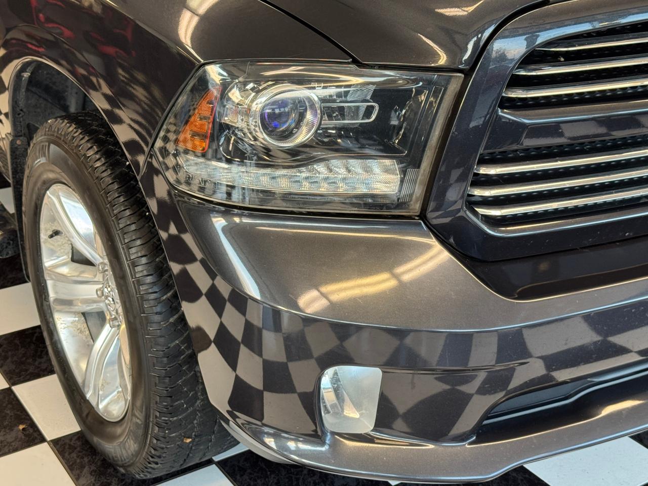2014 RAM 1500 SPORT 5.7L V8 4x4+Roof+Rust Proofed+CLEAN CARFAX Photo37