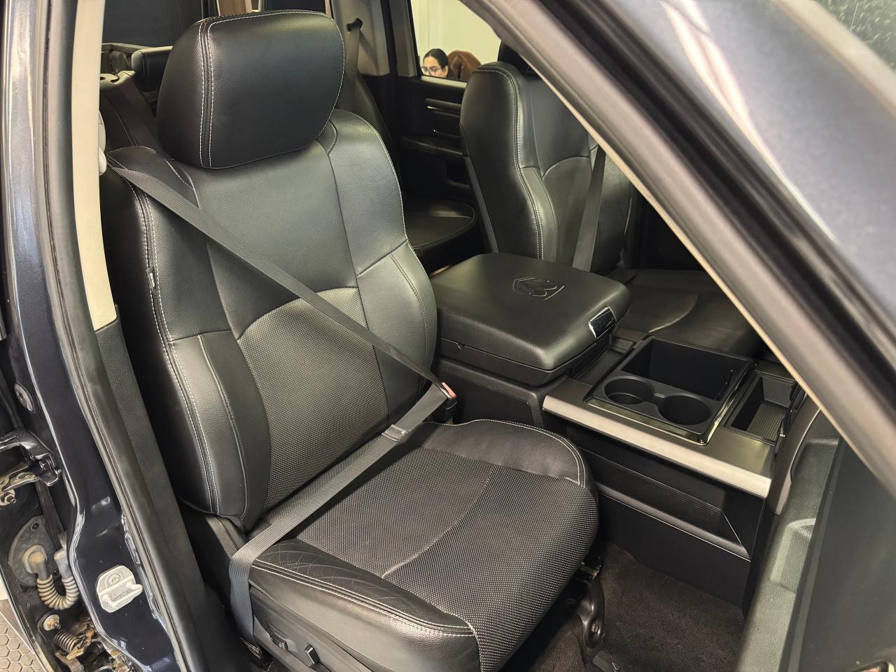 2014 RAM 1500 SPORT 5.7L V8 4x4+Roof+Rust Proofed+CLEAN CARFAX Photo25