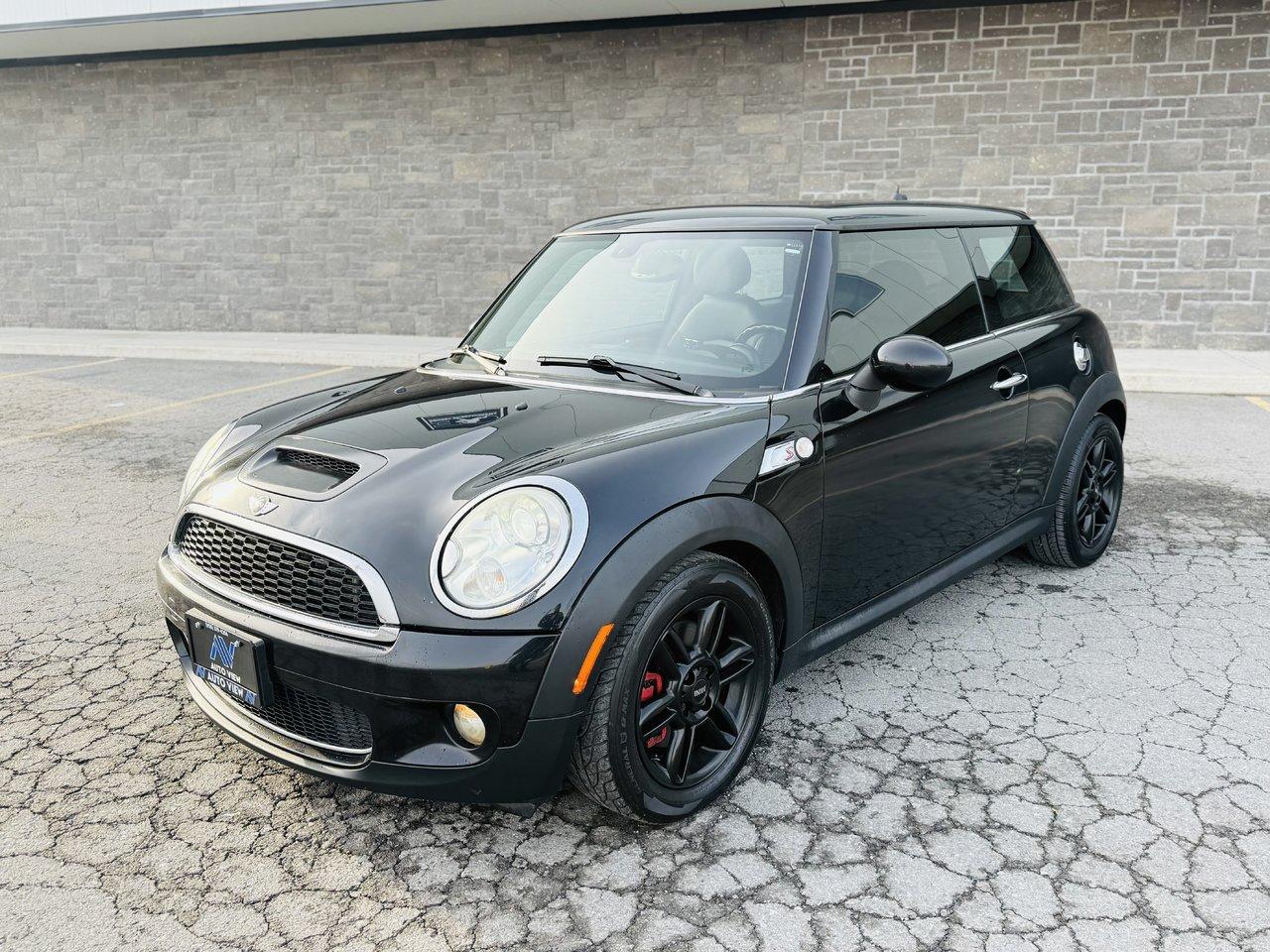 2010 MINI Cooper Hardtop S **6 SPEED MANUAL** - Photo #2