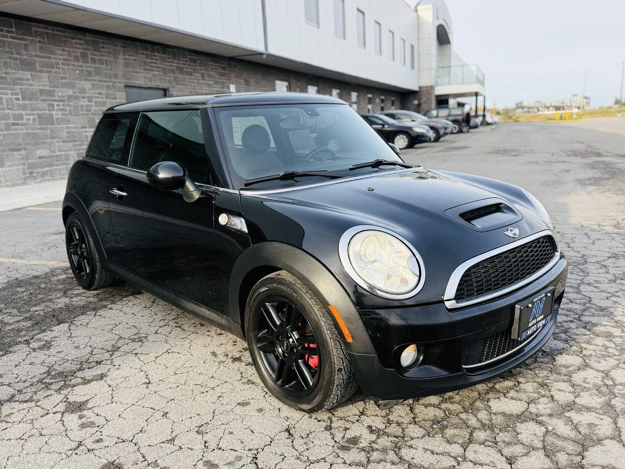 2010 MINI Cooper Hardtop S **6 SPEED MANUAL** - Photo #4